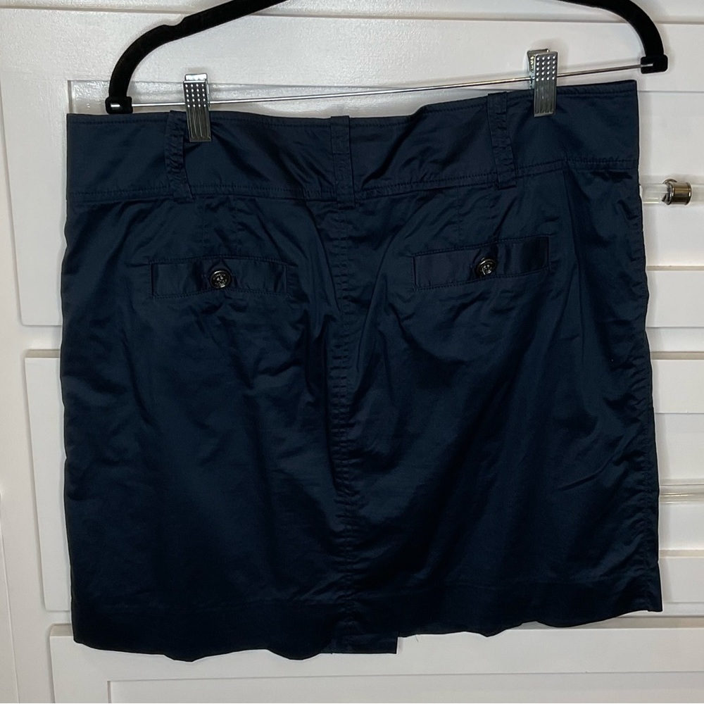 Burberry navy blue button down skirt with pockets! - Picture 7 of 9